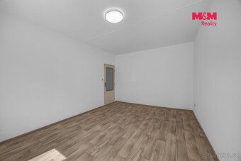 Nabízíme Vám k pronájmu byt o dispozici 2+1 s lodžií ve Skut