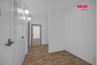 Nabízíme Vám k pronájmu byt o dispozici 2+1 s lodžií ve Skut