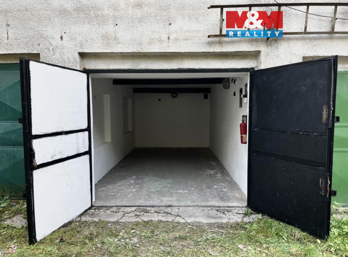 Nabízíme k prodeji družstevní garáž v klidné lokalitě Bezruč