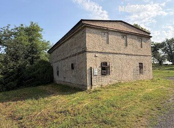 Oferujemy na sprzedaż wolno stojący obiekt w miejscowości