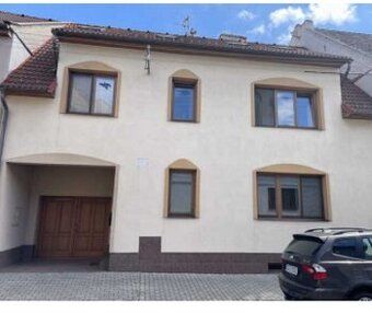 Poszukujemy domu na zakup w powiecie Uherské Hradiště. W