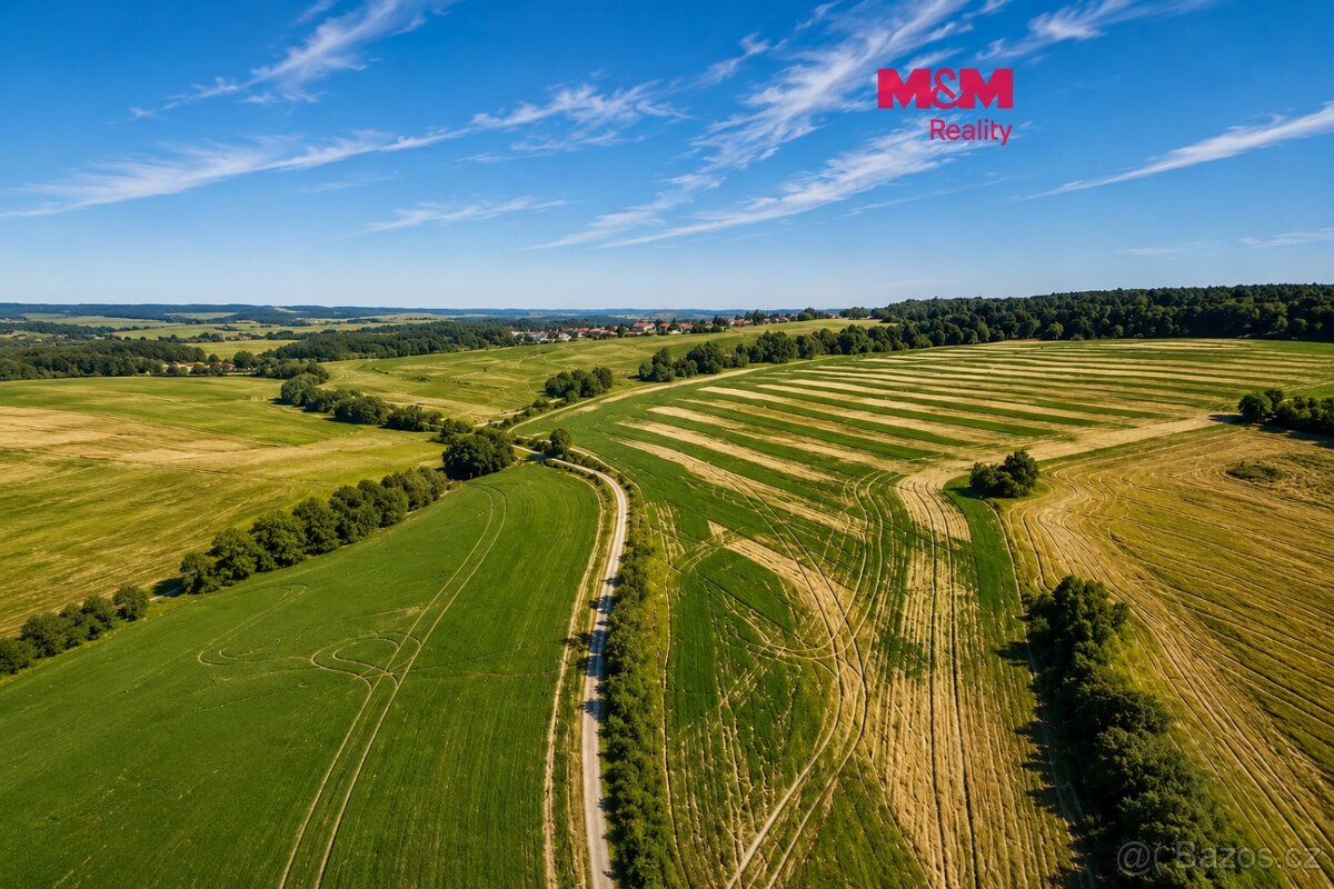 Sprzedam działkę budowlaną 5 712 m² w granicach