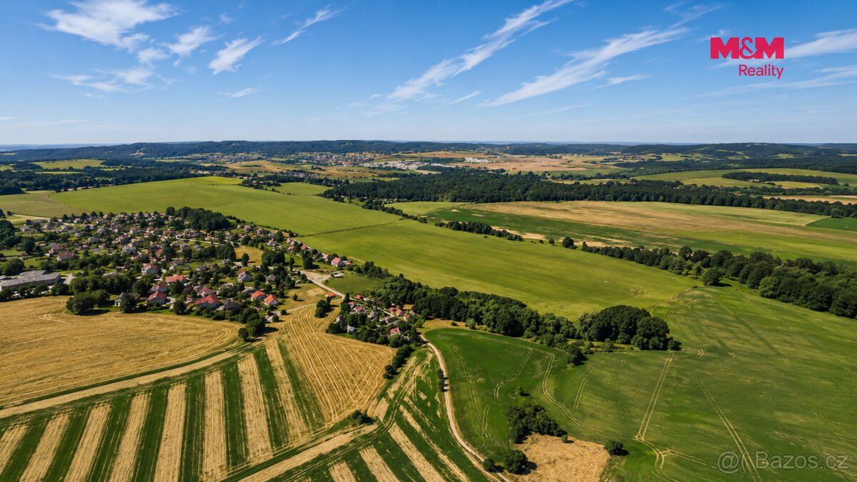 Sprzedam działkę budowlaną 5 712 m² w granicach