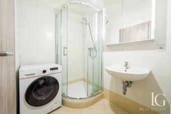 Mieszkanie 1+kk o powierzchni 30 m² znajduje się na 11