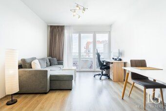 Mieszkanie 1+kk o powierzchni 30 m² znajduje się na 11