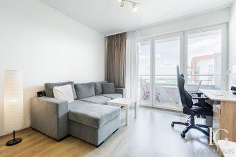Mieszkanie 1+kk o powierzchni 30 m² znajduje się na 11