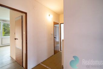 Realitní kancelář REALDOMUS Vám nabízí ke koupi světlý a pro
