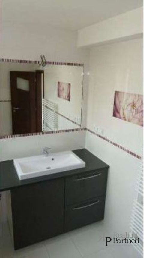 Nabízíme k pronájmu krásný byt o dispozici 4+kk (120 m²) , k