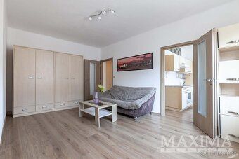 Nabízíme k dlouhodobému pronájmu moderní, kompletně zrekonst