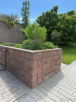 Přímo od majitele nabízím slunný byt 1+kk plus parkovací stá