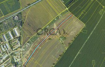 Sprzedaż gruntu w Hruškách KÚ LV 589 W Czechach średnio