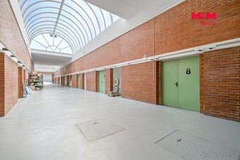 Nabízíme k pronájmu komerční prostor o celkové podlahové plo