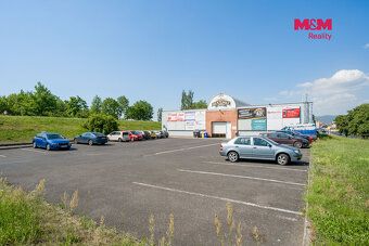 Nabízíme k pronájmu komerční prostor o celkové podlahové plo