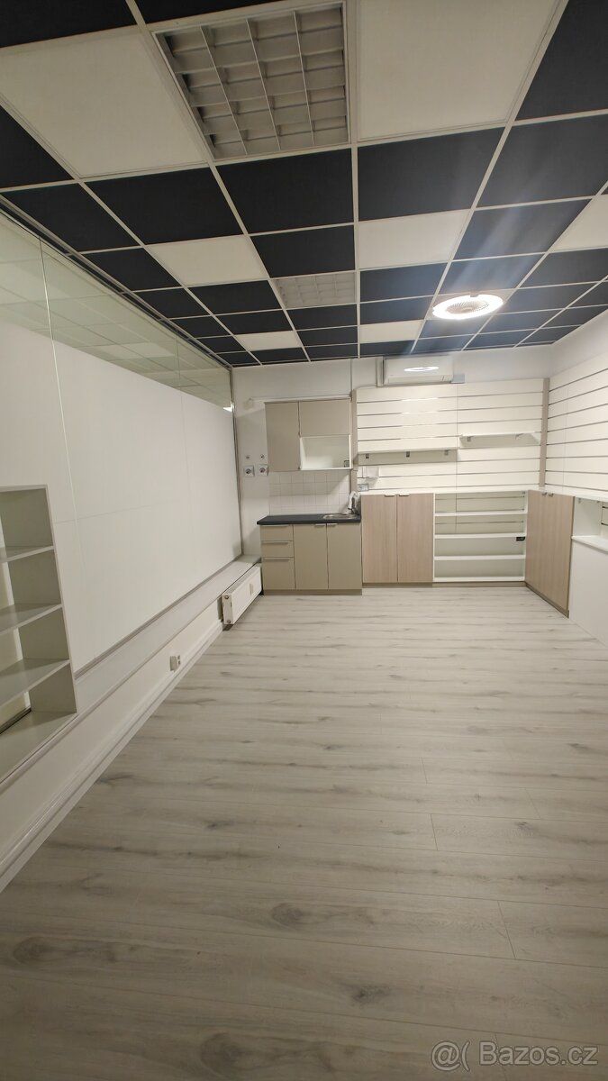 V IBC centru Příkop 4/c, Brno, v 2.poschodí veřejně přístupn