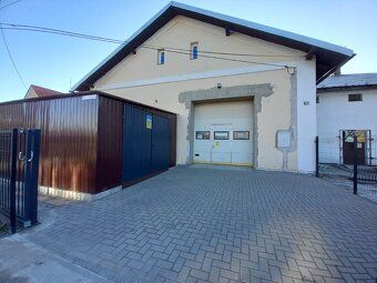 We offer warehouse space total area 272 sq ft - hallway 230