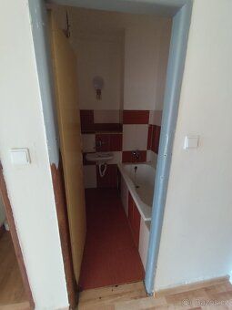 Nabízíme k pronájmu 1+1 v OV,ulice W.A.Mozarta, byt se nachá