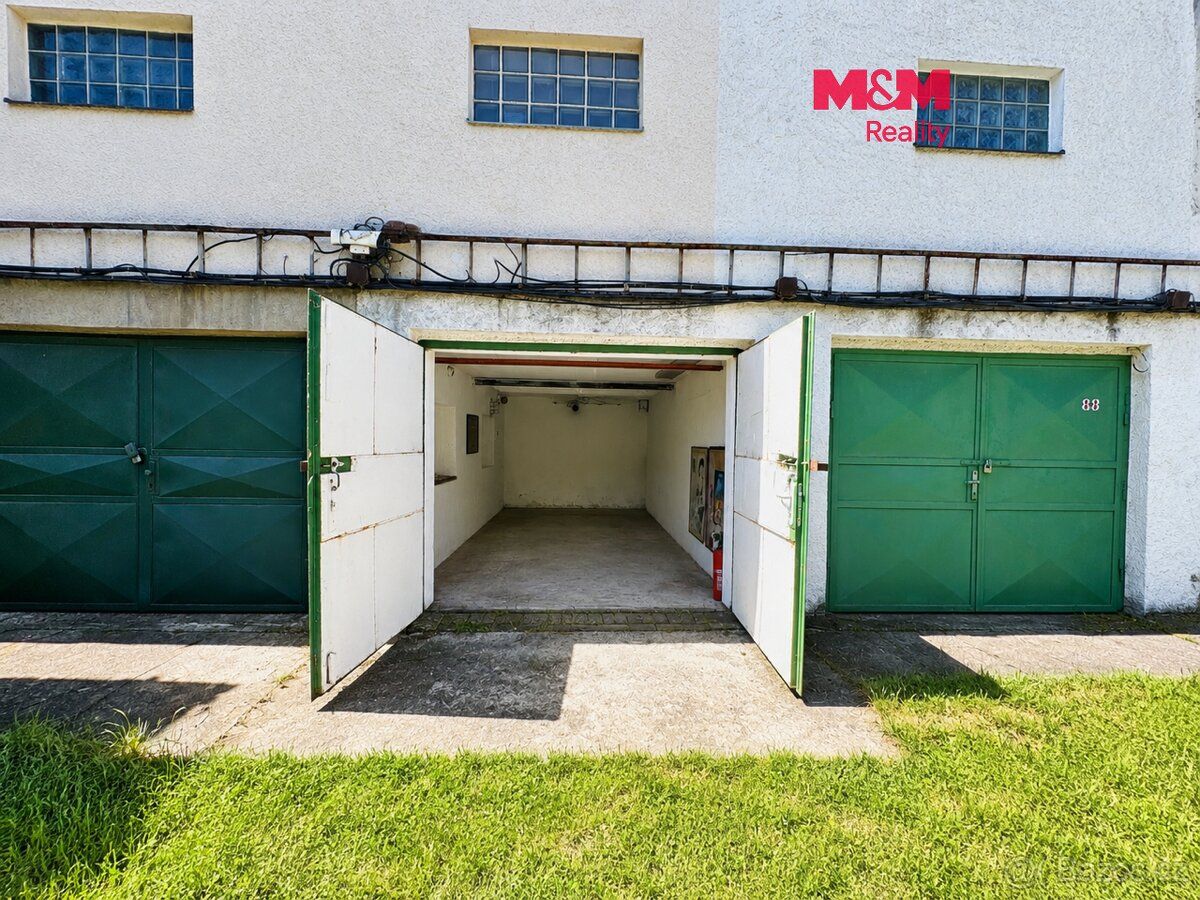 I offer for rent a garage in good condition located in