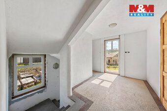 Nabízíme Vám prodej rodinného domu s pozemky o celkové rozlo