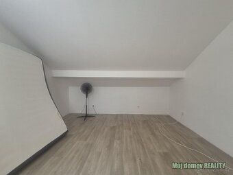 Ponukujeme do prenájmu svetlý byt **1+1 o veľkosti cca 48 m²**