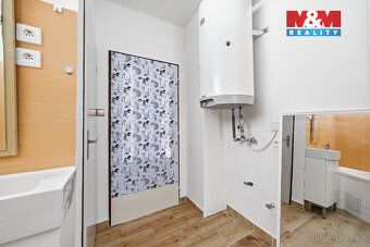 Nabízíme k prodeji zděný byt 3+1 s upravenou dispozicí na 3+
