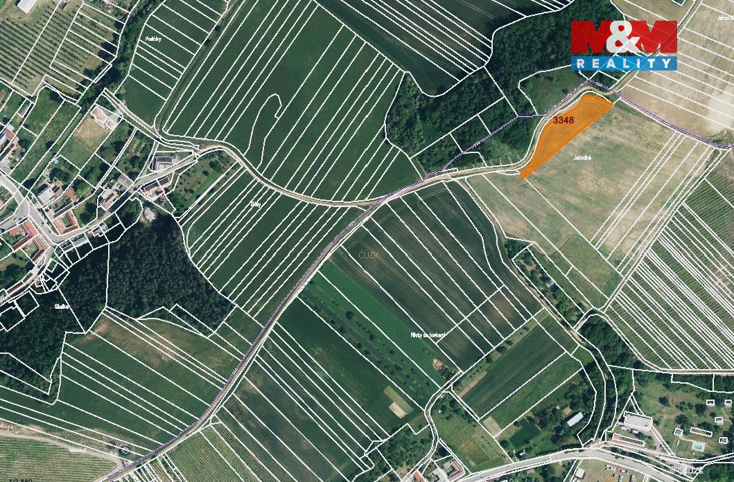 Prodej pozemku o výměře 1000 m2 v katastru obce Ježov. Jedná