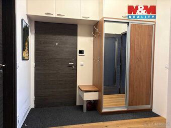 Nabízíme Vám ke koupi moderní byt 3+kk s prostornou lodžií, 
