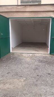 Oferuję do wynajęcia murowany garaż o powierzchni 18 m2 w miejscowości Hořovice,