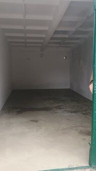 Oferuję do wynajęcia murowany garaż o powierzchni 18 m2 w miejscowości Hořovice,