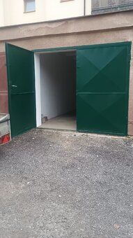 Oferuję do wynajęcia murowany garaż o powierzchni 18 m2 w miejscowości Hořovice,