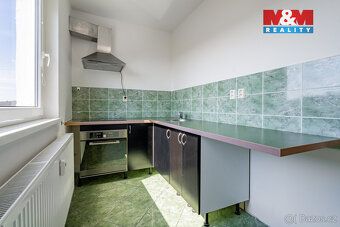 Nabízíme k prodeji světlý byt 2+1 o ploše 46 m² s prostorným