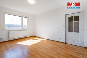 Nabízíme k prodeji světlý byt 2+1 o ploše 46 m² s prostorným