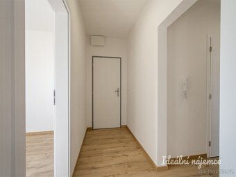 Na dlhodobý podnájom ponúkame krásny moderný byt o dispozícii 4+kk v žiadanej lokalite Praha - Černý Most.
