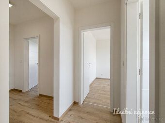 Na dlhodobý podnájom ponúkame krásny moderný byt o dispozícii 4+kk v žiadanej lokalite Praha - Černý Most.