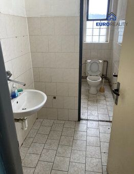 Oferujemy do sprzedaży obiekt komercyjny o dużym potencjale inwestycyjnym w miejscowości Aš.