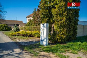 Oferujemy na sprzedaż działkę budowlaną o powierzchni 804 m² w Nymburku