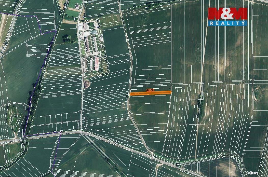 Prodej pozemku o výměře 819 m2 v katastru obce Ježov. Jedná 