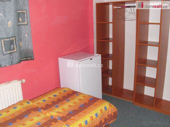 , pronájem lůžka v pokoji 15m², Praha Čakovice. Pokoj se pro