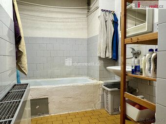 , Ve výhradním zastoupení klienta nabízíme k prodeji nemovit