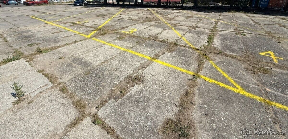 Nabízím parkovací místo pro autobusy, minibusy nebo větší vo