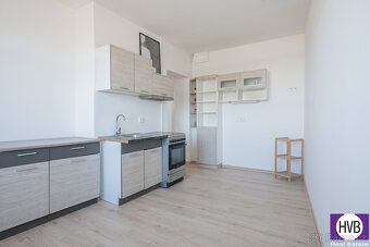 Oferujemy na sprzedaż jasny apartament po remoncie wraz z podłogą