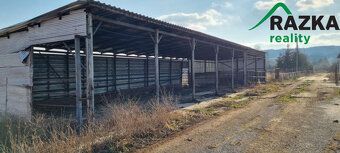 Ponuka na predaj areálu kravína s kapacitou 250 dojníc. Areál