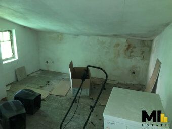 Nabízíme k prodeji rodinný dům, nacházející se na adrese Štu