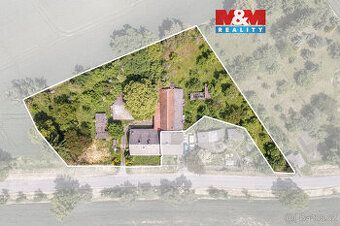 Sprzedamy dom z masy spadkowej z mniejszą ogrodem i garażem w Hořicach