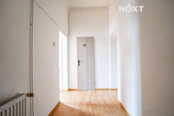 Nabízíme k prodeji prostorný byt o dispozici 3+1 s celkovou 