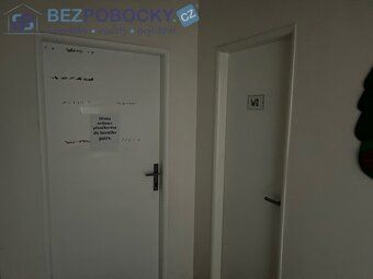 Nabízíme k pronájmu nebytové prostory situované v přízemí ob