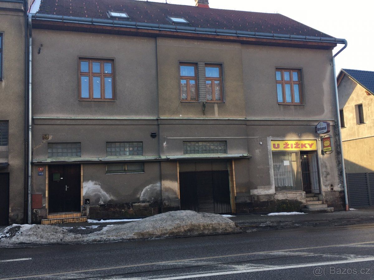 Pronájmeme nebytové prostory v Nové Pace ul. Legií. Nájemné 