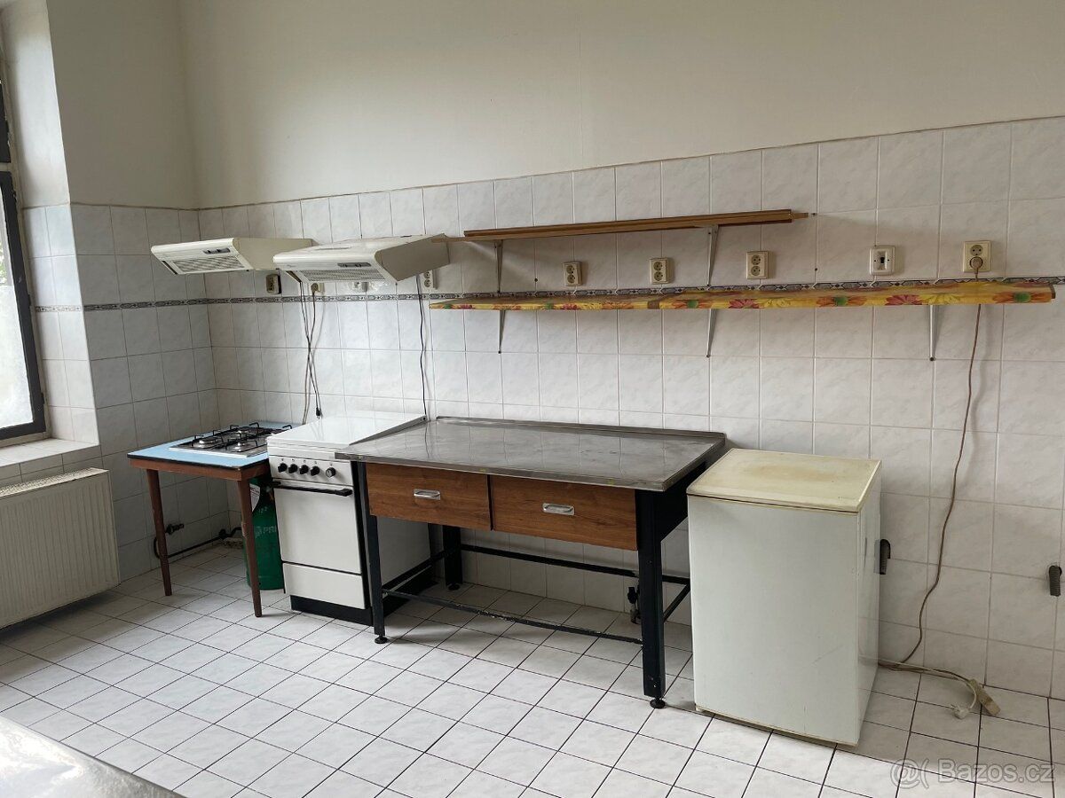 Nabízíme pronájem nebytového prostoru, bývalá restaurace v T