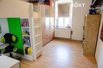 Nabízíme k prodeji prostorný byt o dispozici 3+1 a celkové v