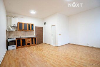 Nabízíme k prodeji světlý byt o dispozici 1 kk a celkové vým