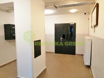 Realitka Green nabízí k prodeji světlý byt o dispozici 2+1 s